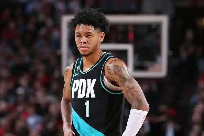 波士顿凯尔特人迎欧篮联关键赛，赛后内部沟通，质疑声仍在，训练强度明显提升的简单介绍