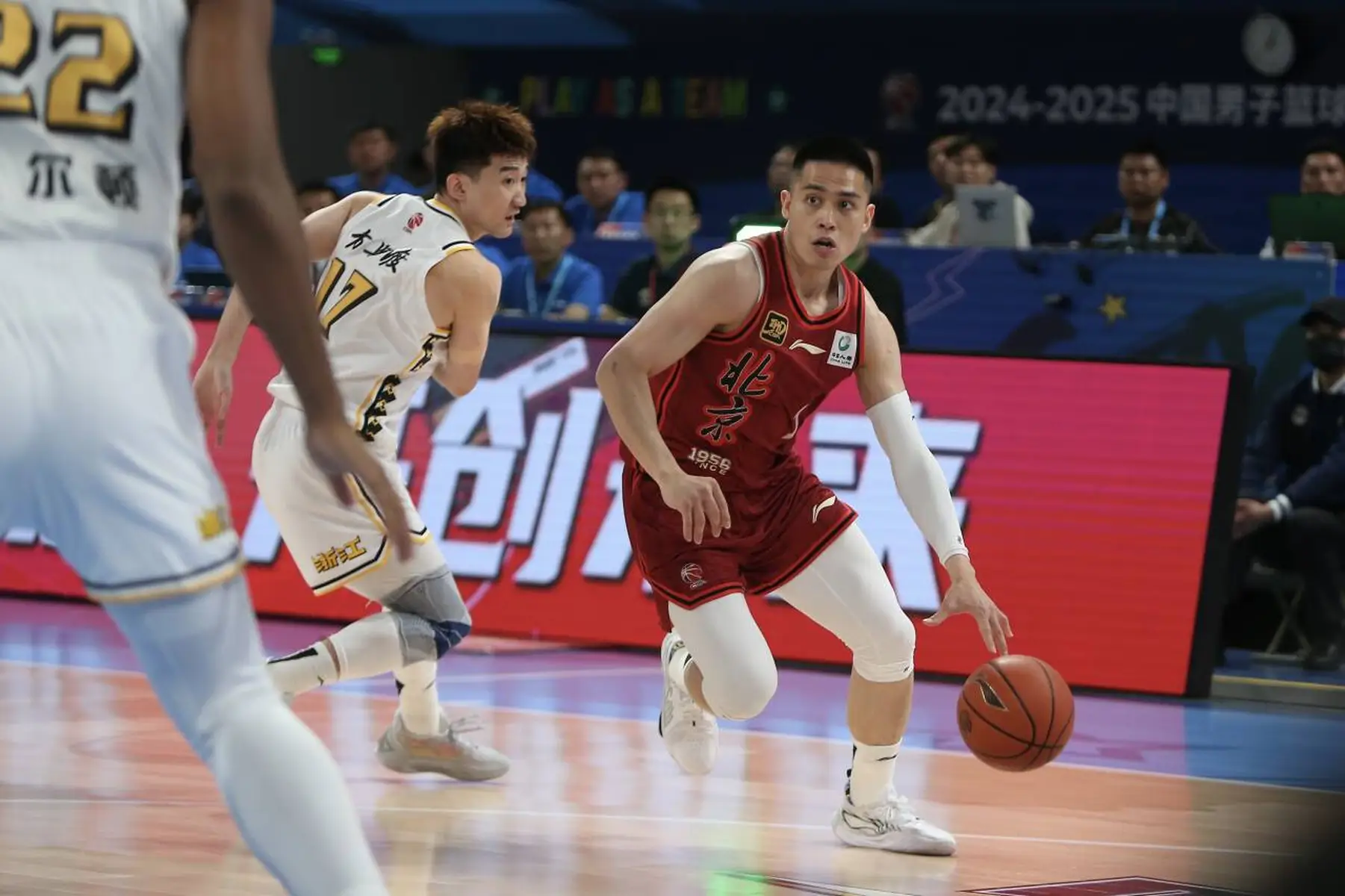 包含国际比赛日深圳男篮单刀错失——NBA常规赛节点到来；更衣室稳定；年轻球员得到机会的词条