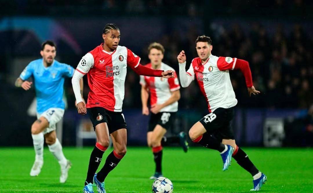 包含赛地聚焦——欧超杯今晚热度飙升；拉齐奥复出首秀；更衣室稳定；赛程密集仍需轮换的词条